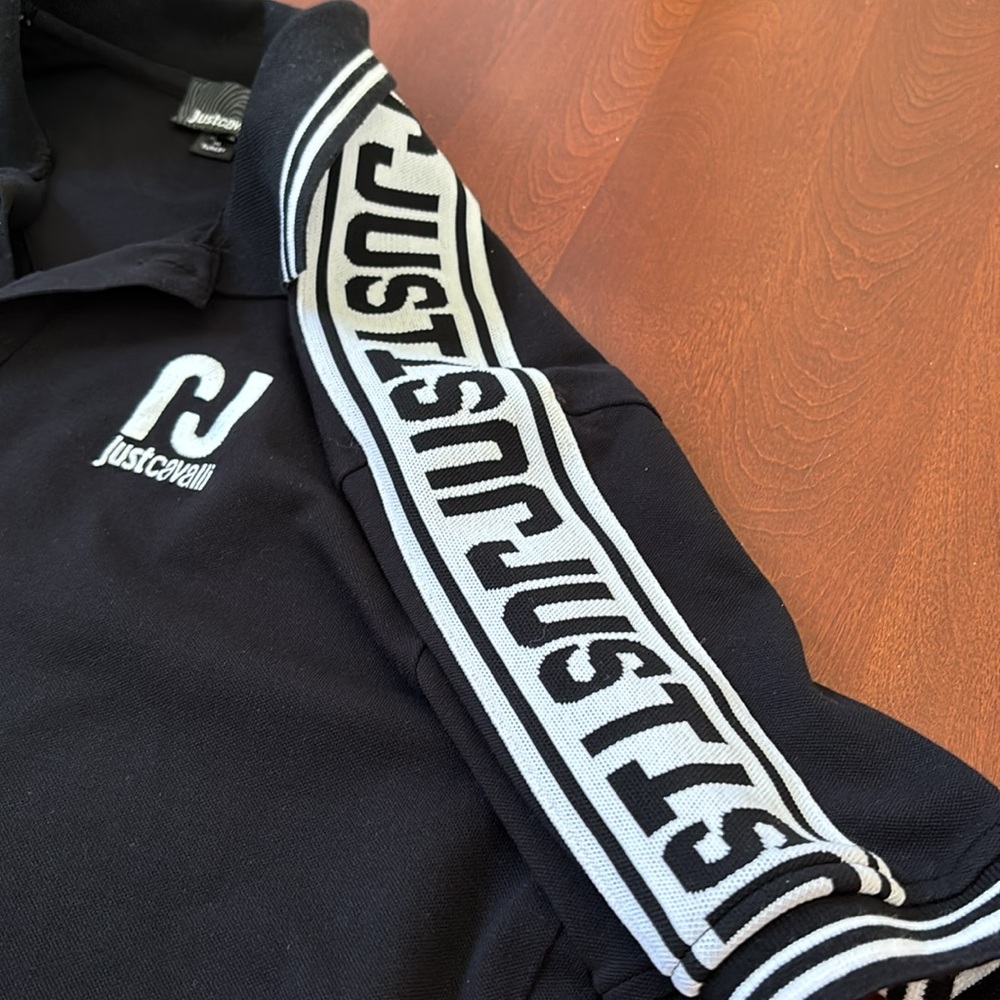 Just Cavalli polo size M in black writing in white - Picture 3 of 3